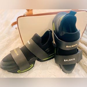 "Step into Luxury: Stylish Size 7 Balmain Women's Shoes - Impeccable Condition!"